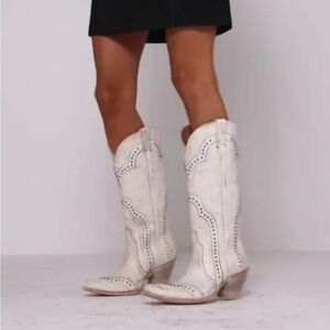Idyllwind White Heeled Western Boots